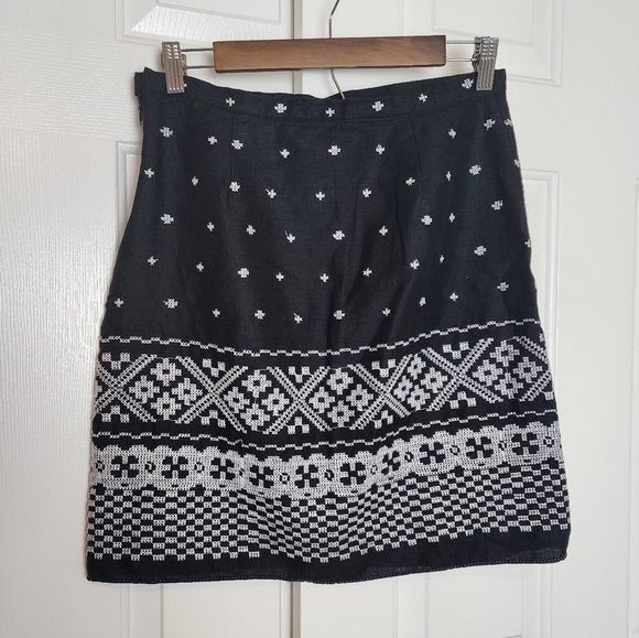 Max Studio Dresses & Skirts - Max Studio Women's Black Linen Fully Lined Embroidered Skirt Size  2